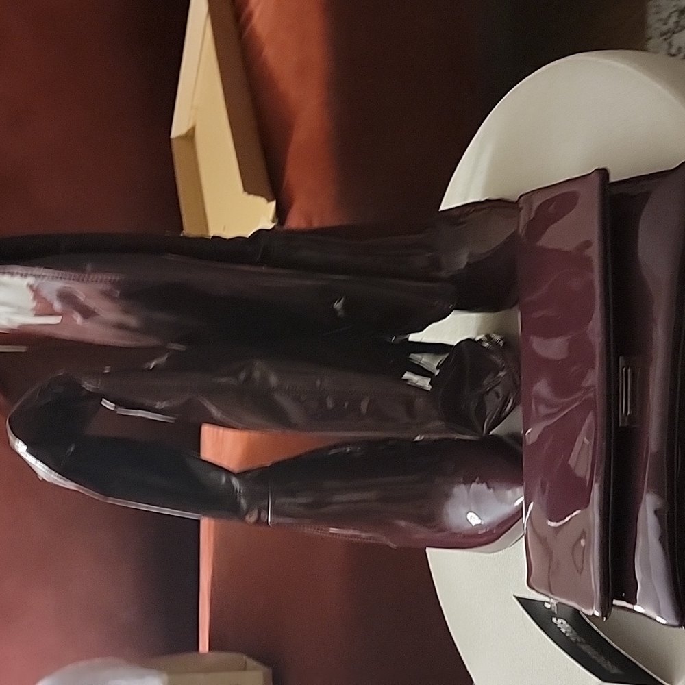 Steve Madden, 10 Burgundy Patent Leather